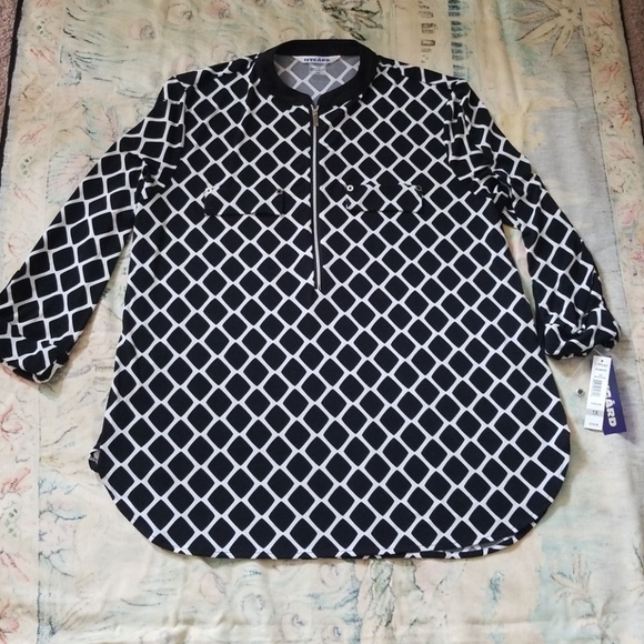 Peter Nygard Tops - NWT Black and White Patterned Top